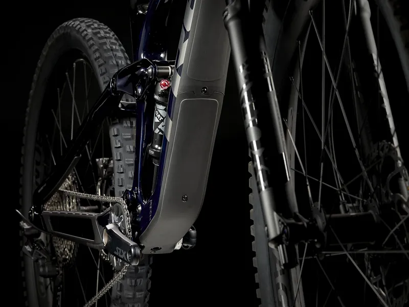 TREK Slash 9.7 Full Suspension Mountain Bike in Carbon Blue Smoke-8